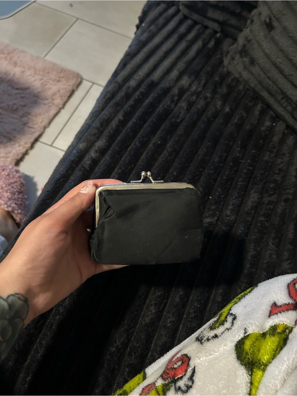 Black Kiss-Lock Coin Purse